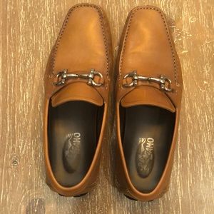 Salvatore Ferragamo leather loafers in tan sz 9.5